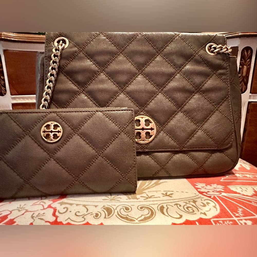 Tory Burch Willa Quilted Large Purse & Wallet